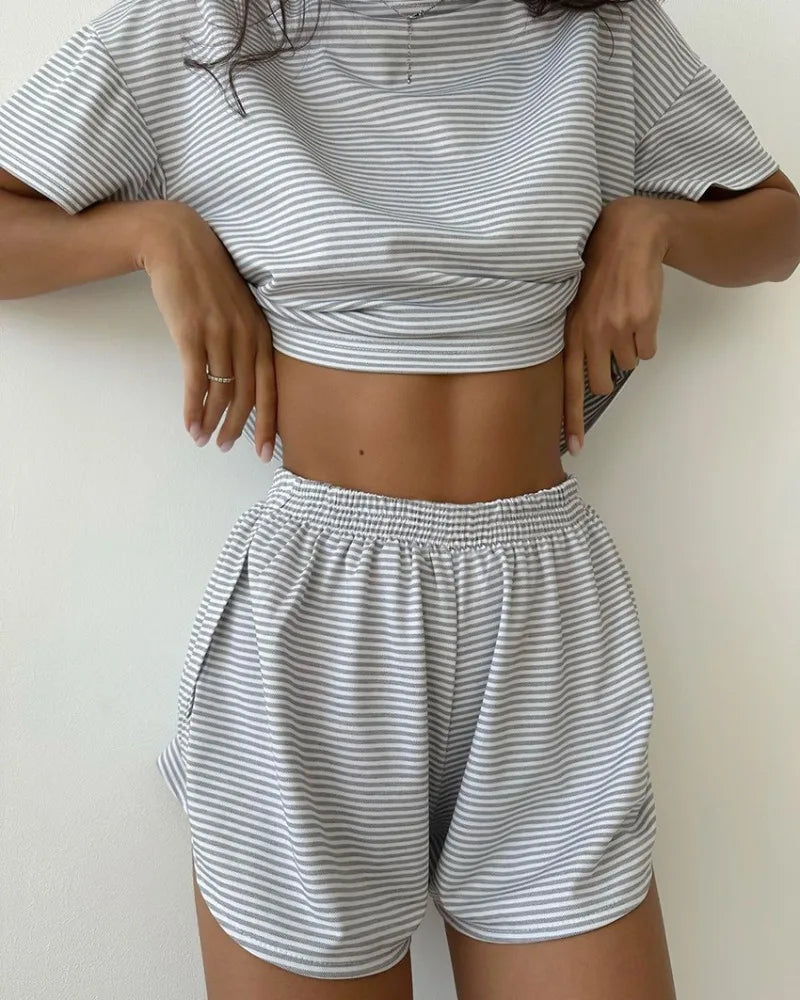 Women's Stripe Pajamas Set Short Sleeve T-Shirt And Shorts Sleepwear 2 Piece Set For Women Home Casual Loose Round Neck Pajamas