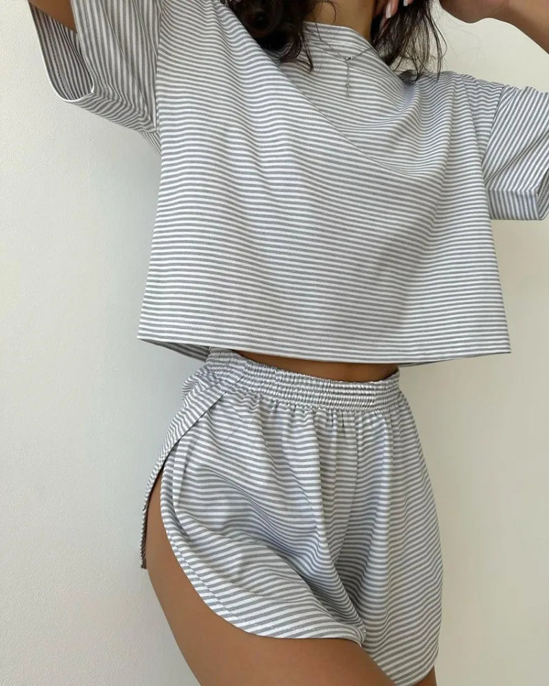 Women's Stripe Pajamas Set Short Sleeve T-Shirt And Shorts Sleepwear 2 Piece Set For Women Home Casual Loose Round Neck Pajamas