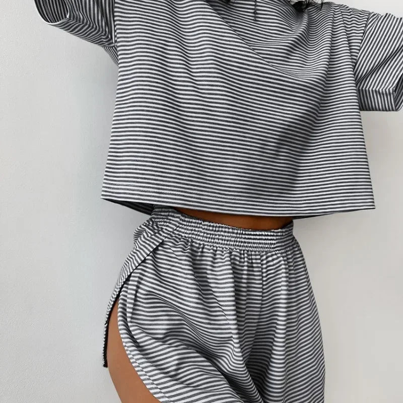 Women's Stripe Pajamas Set Short Sleeve T-Shirt And Shorts Sleepwear 2 Piece Set For Women Home Casual Loose Round Neck Pajamas