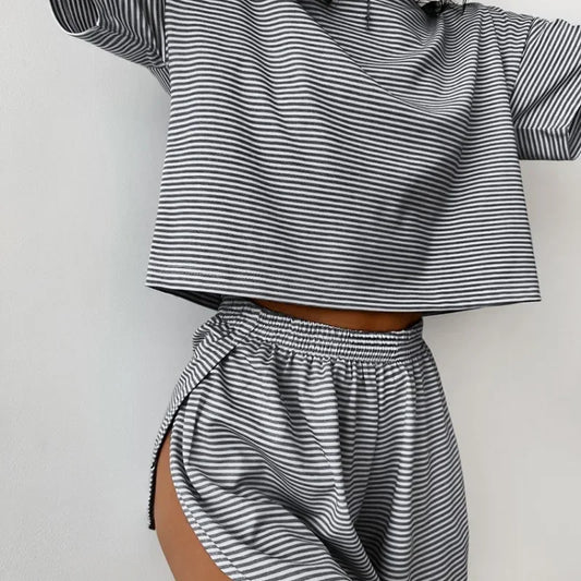 Women's Stripe Pajamas Set Short Sleeve T-Shirt And Shorts Sleepwear 2 Piece Set For Women Home Casual Loose Round Neck Pajamas