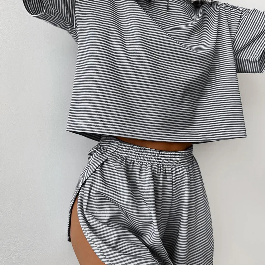 Women's Stripe Pajamas Set Short Sleeve T-Shirt And Shorts Sleepwear 2 Piece Set For Women Home Casual Loose Round Neck Pajamas